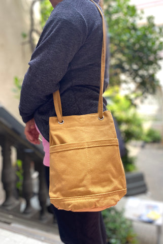 B2B Bucket Bag